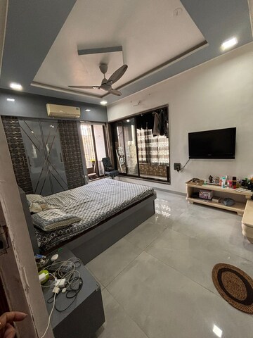 Bedroom in 3 BHK Apartment at Regency Towers, Kavesar – for Rent
