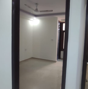 Room in 3 BHK Builder Floor at Chattarpur – for Rent