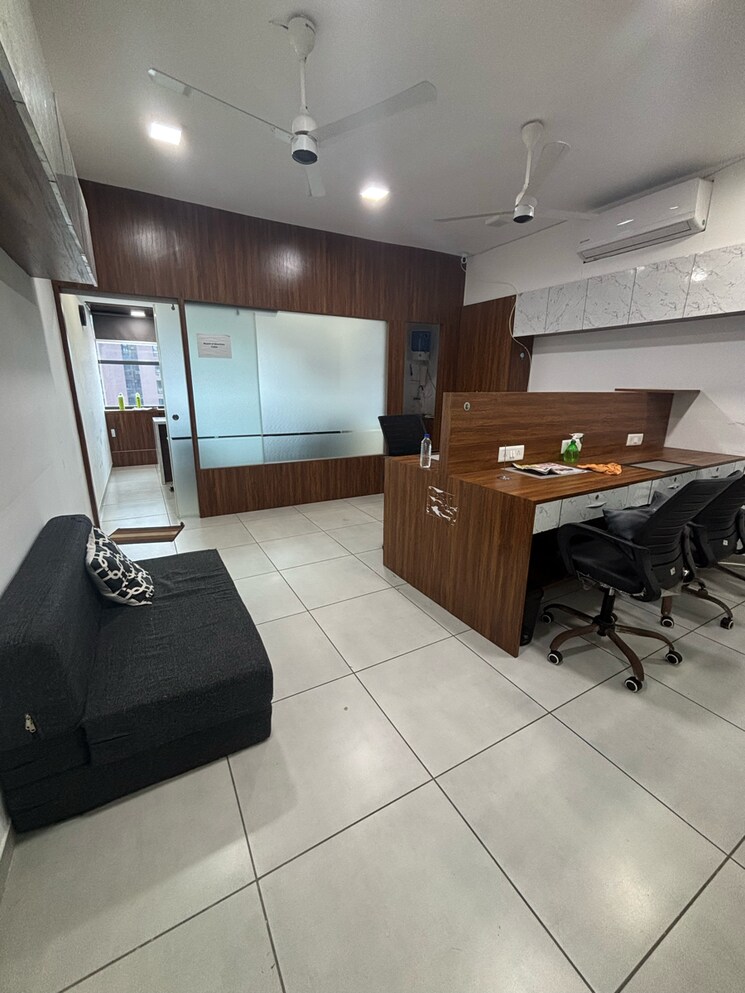 Team Area, science city Commercial Office Space in IT/SEZ 900 Sq.Ft. In Science City Ahmedabad 9134787