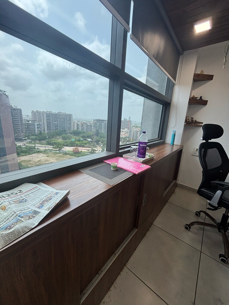 Tv Room, science city Commercial Office Space in IT/SEZ 900 Sq.Ft. In Science City Ahmedabad 9134787