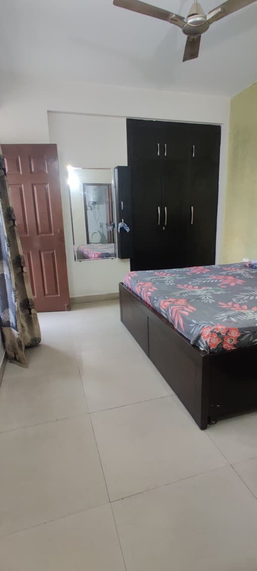 3 BHK + Extra Room 913 Sq.Ft. Apartment in Express Zenith