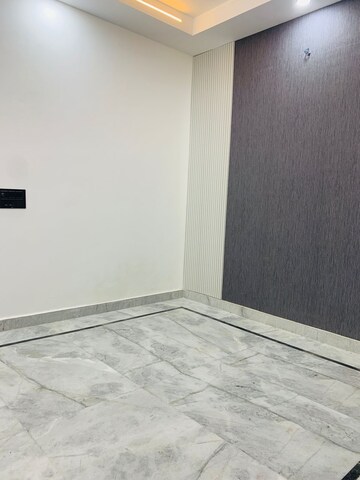 4 BHK Builder Floor For Rent in Green Fields Colony