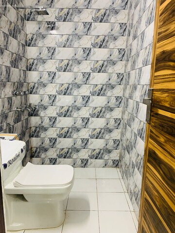 Bathroom in 4 BHK Builder Floor at Green Fields Colony – for Rent