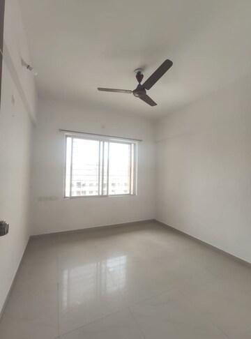 Room in 2 BHK Apartment at Essen Shonest Towers, Wakad – for Rent