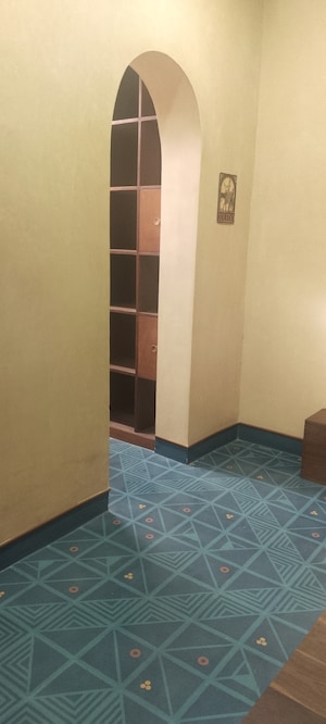 Room in 2 BHK Apartment at Vastrapur – for Sale