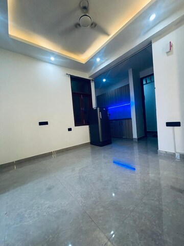 Room in 2 BHK Builder Floor at Saket – for Rent