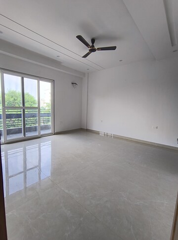 Balcony in 4 BHK Builder Floor at Green Fields Colony – for Rent