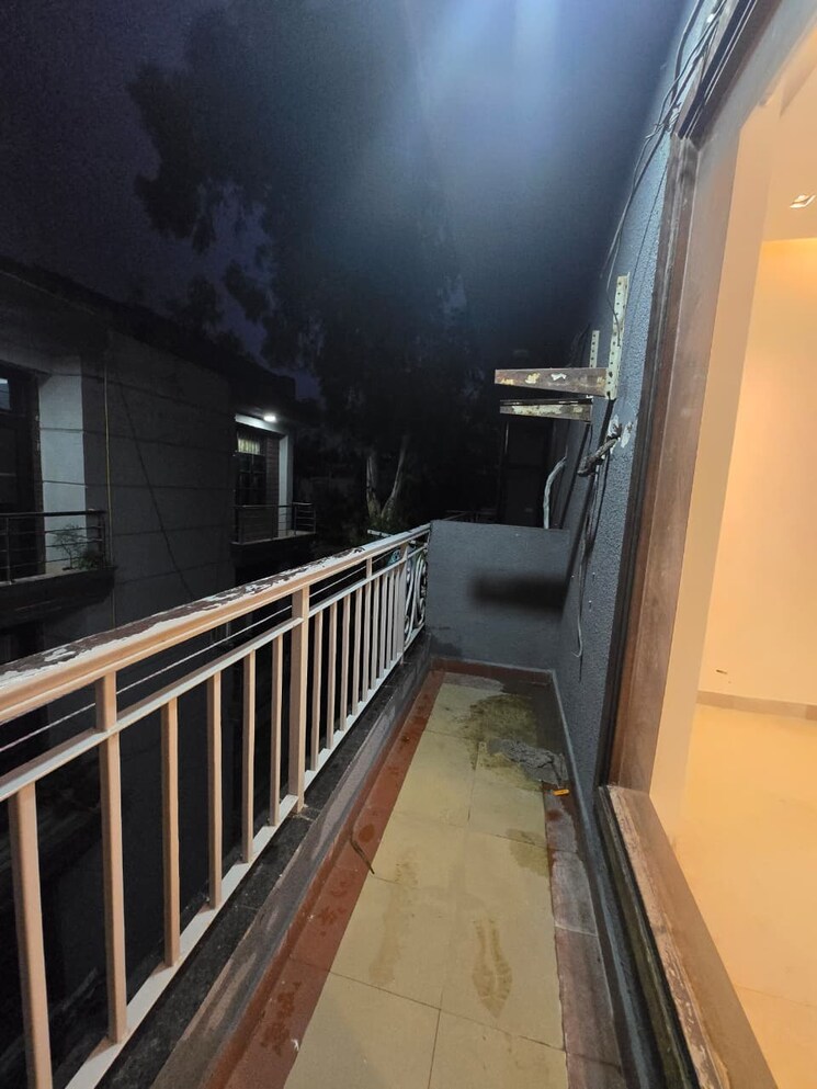 Balcony, palm-residency-chhatarpur 3 Bedroom 1400 Sq.Ft. Apartment In Chattarpur Delhi 9134989