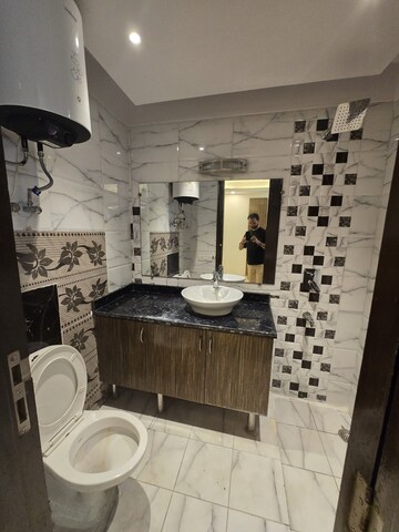 Attached Bathroom in 3 BHK Apartment at Palm Residency Chhatarpur, Chattarpur – for Rent