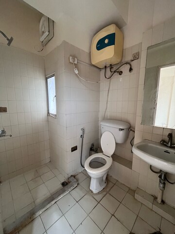 Bathroom in 3 BHK Apartment at DLF The Carlton Estate, Sector 53 – for Rent