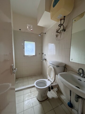 Bathroom in 3 BHK Apartment at DLF The Carlton Estate, Sector 53 – for Rent