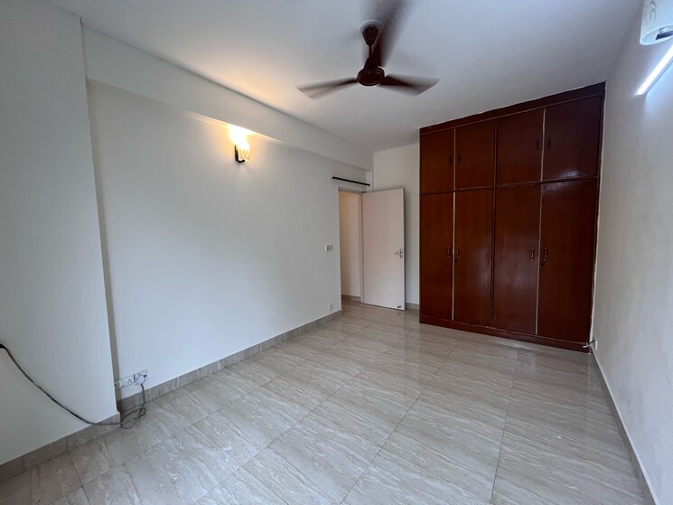 Room, dlf-the-carlton-estate 3 Bedroom 1343 Sq.Ft. Apartment In Sector 53 Gurgaon 9134979