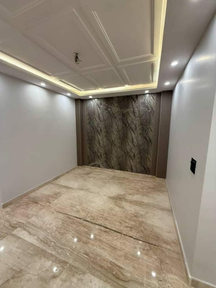 Room, ramesh nagar 2.5 Bedroom 1000 Sq.Ft. Builder Floor In Ramesh Nagar Delhi 9135023