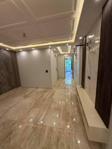 Kitchen in 2.5 BHK Builder Floor at Ramesh Nagar – for Rent