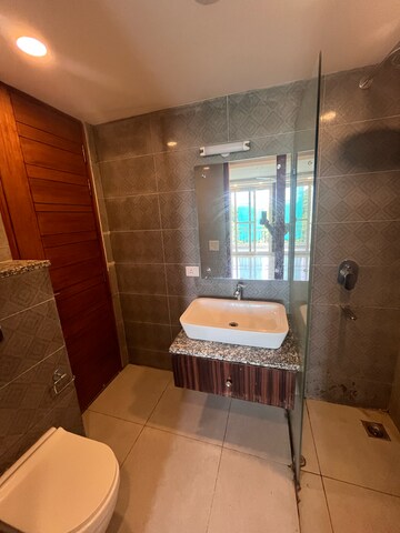 Furnished Amenities in 3 BHK Builder Floor at Ansal Sushant Lok I, Sector 43 – for Rent