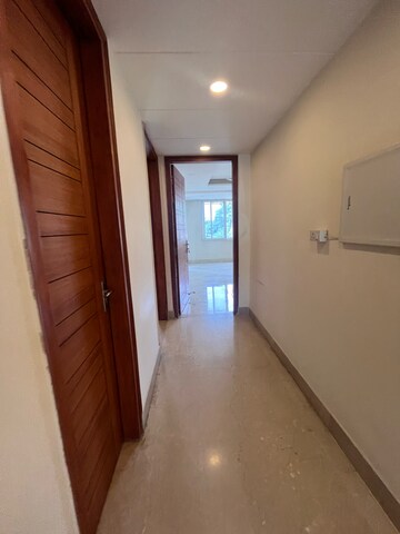 Building Lobby in 3 BHK Builder Floor at Ansal Sushant Lok I, Sector 43 – for Rent