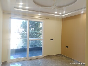 Room in 3 BHK Builder Floor at Vasant Kunj – for Rent
