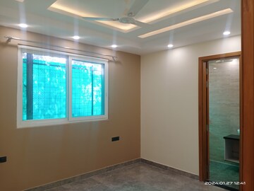 Room in 3 BHK Builder Floor at Vasant Kunj – for Rent