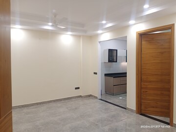 Room in 3 BHK Builder Floor at Vasant Kunj – for Rent