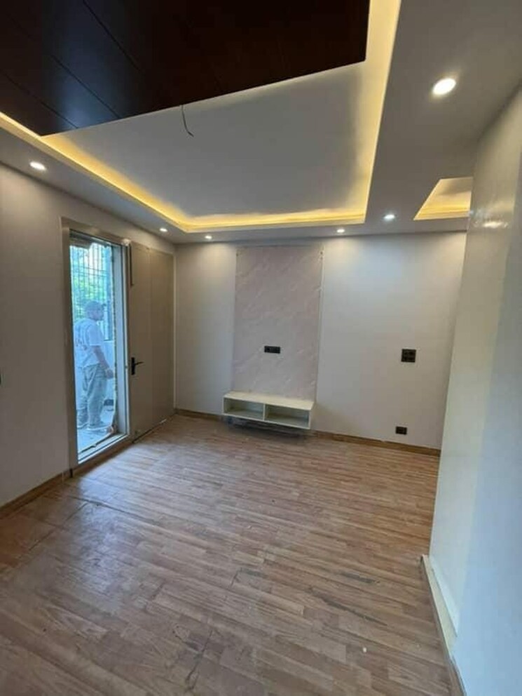 Room, ramesh nagar 2.5 Bedroom 1000 Sq.Ft. Builder Floor In Ramesh Nagar Delhi 9135023