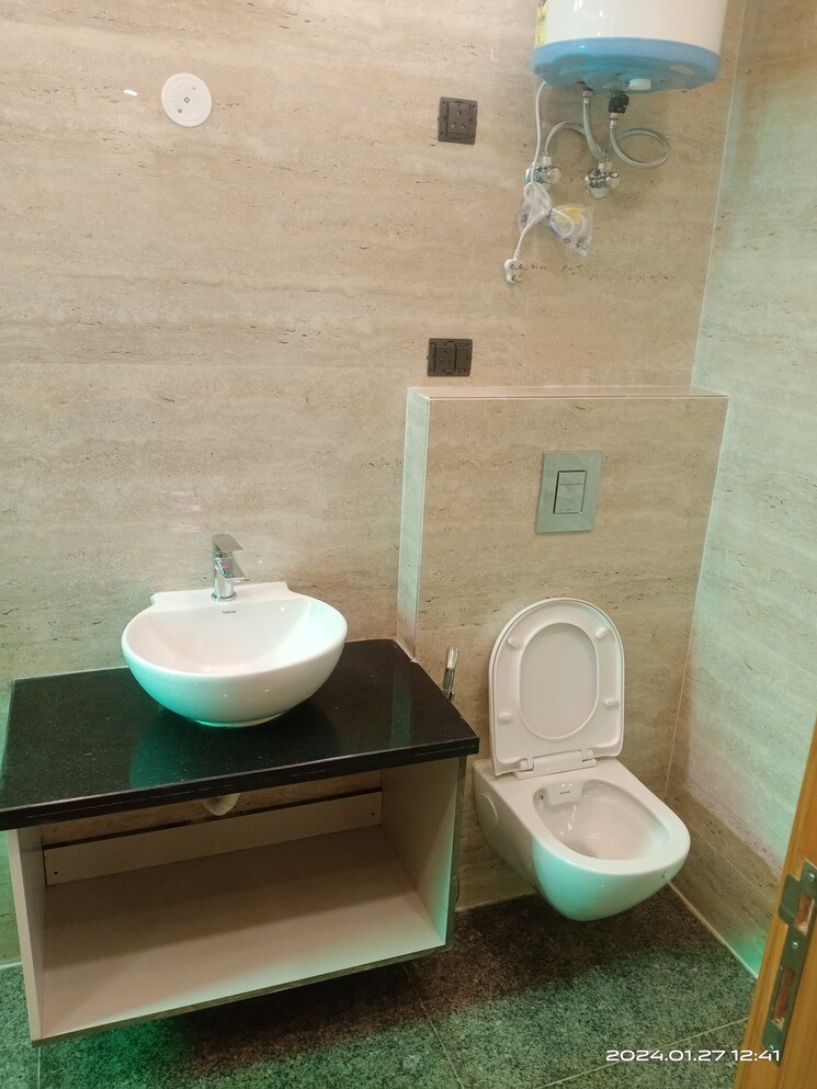 Bathroom, vasant kunj 3 Bedroom 1350 Sq.Ft. Builder Floor In Vasant Kunj Delhi 9135000