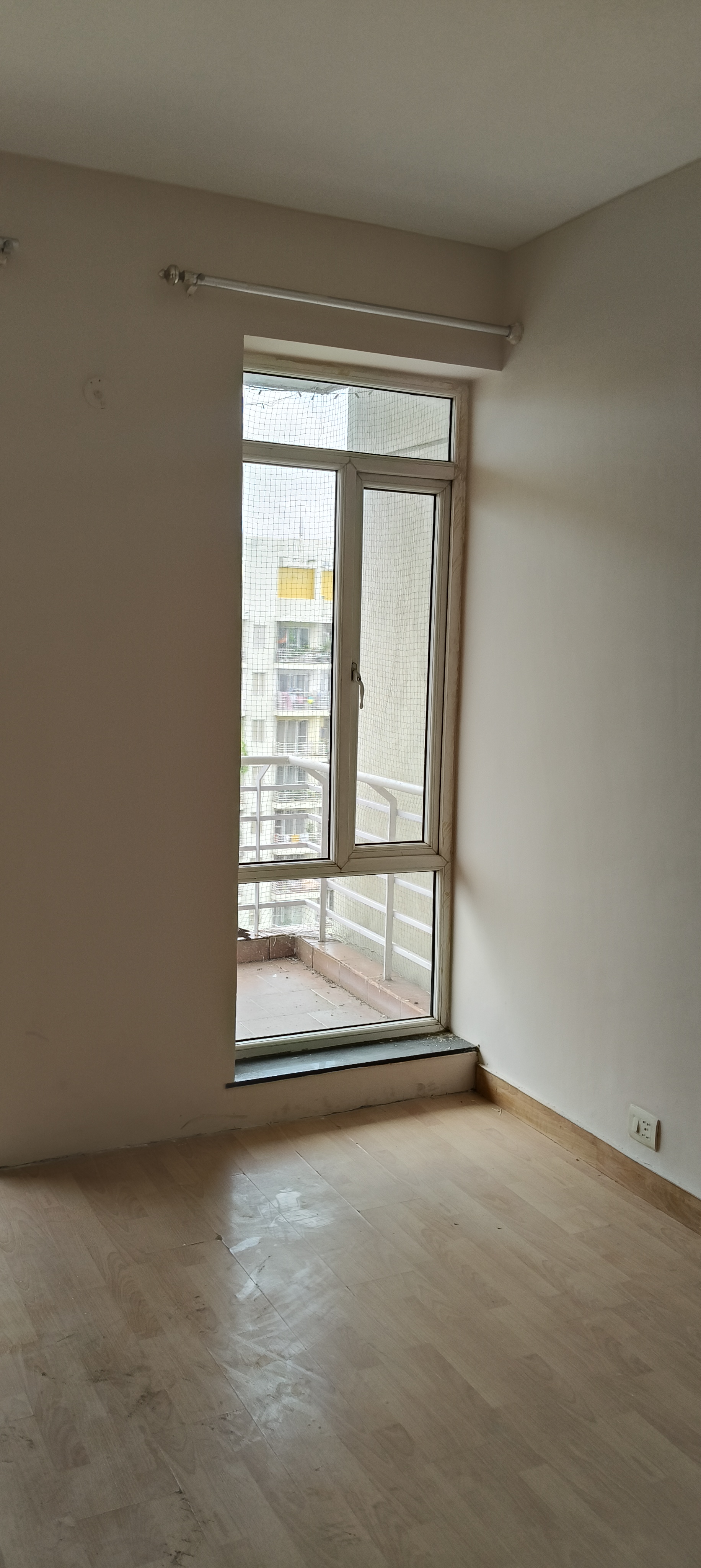 3 BHK + Servant Room Apartment For Sale in Mahindra Lifespaces Chloris