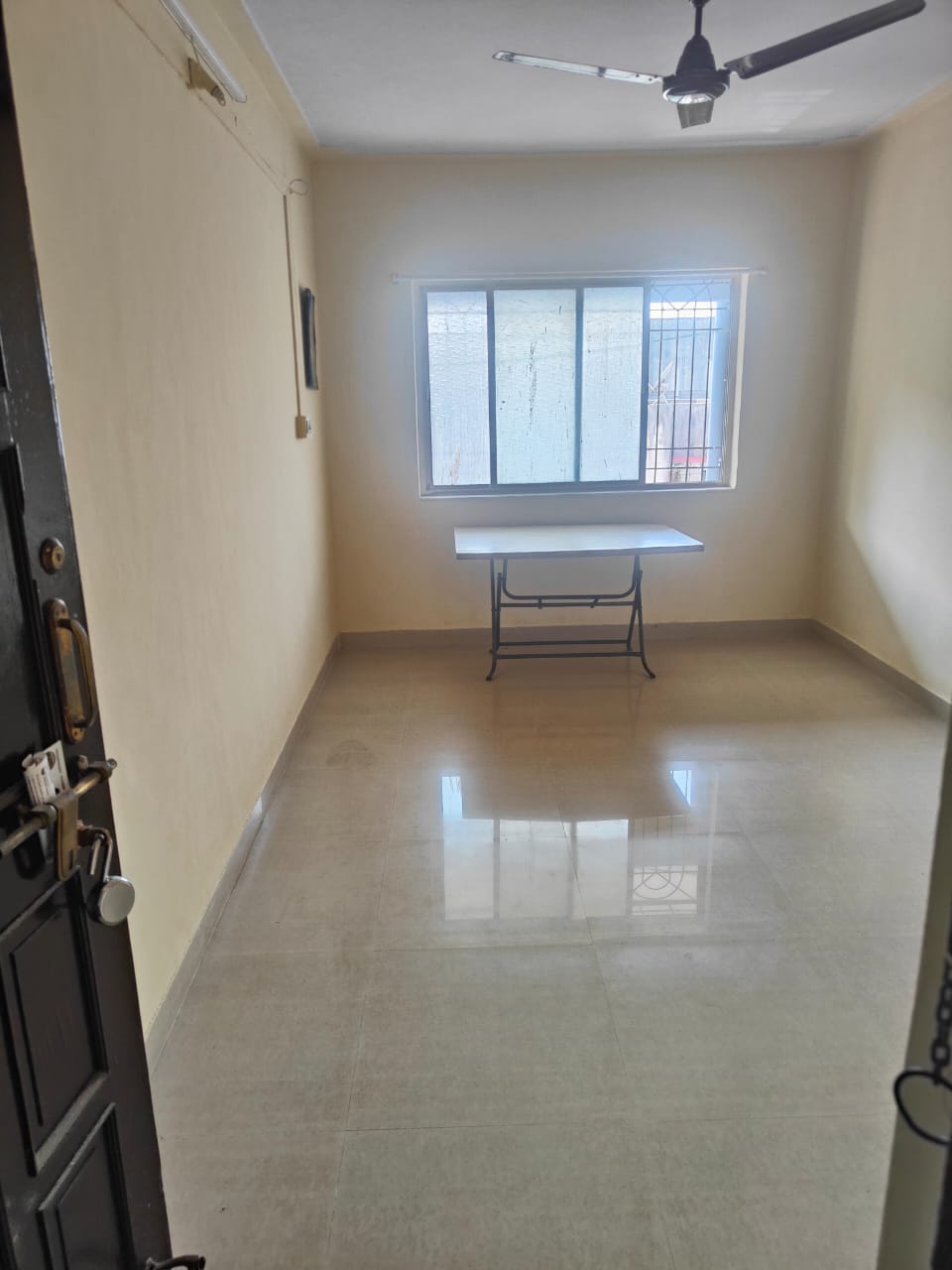 1 BHK + Servant Room Apartment For Rent in Narayan Complex