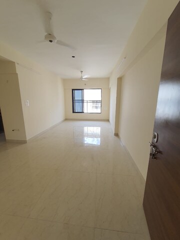 Room in 2 BHK Apartment at Modispaces Valley View, Borivali West – for Rent