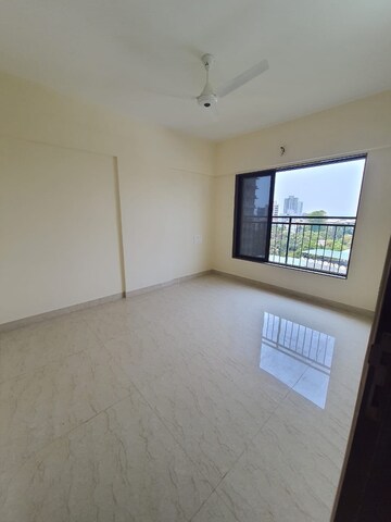 Room in 2 BHK Apartment at Modispaces Valley View, Borivali West – for Rent