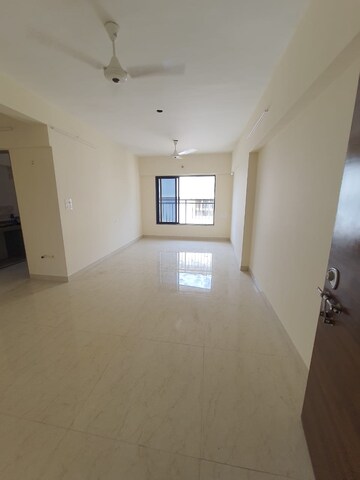 Room in 2 BHK Apartment at Modispaces Valley View, Borivali West – for Rent