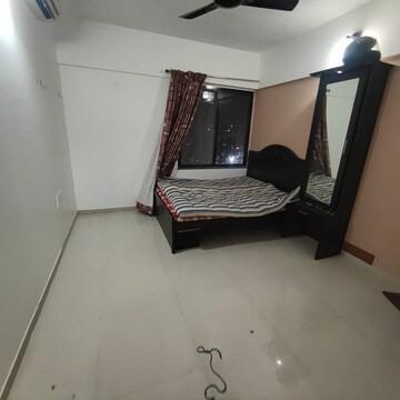 Room in 3 BHK Apartment at Saarrthi Shimmer N Shine, Vadgaon Budruk – for Rent