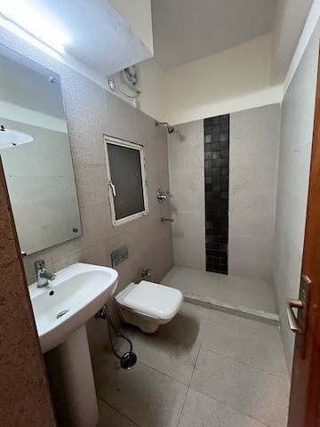 Bathroom in 4 BHK Apartment at DLF The Carlton Estate, Sector 53 – for Rent