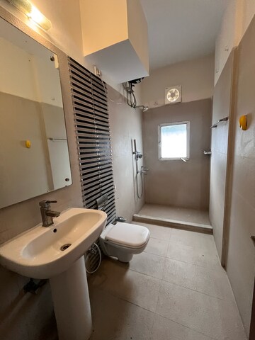 Bathroom in 4 BHK Apartment at DLF The Carlton Estate, Sector 53 – for Rent