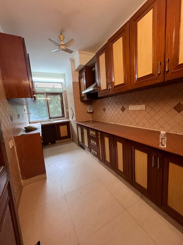 Kitchen in 4 BHK Apartment at DLF The Carlton Estate, Sector 53 – for Rent