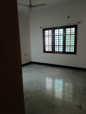 Room in 4 BHK Independent House at Aecs Layout – for Rent