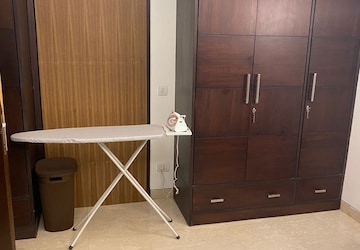 Furnished Amenities in Studio Apartment at Panchsheel Park – for Rent