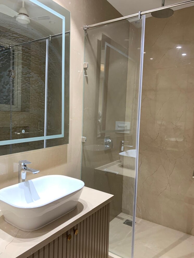 Bathroom, greater kailash ii 4 Bedroom 2700 Sq.Ft. Builder Floor In Greater Kailash ii Delhi 9135101