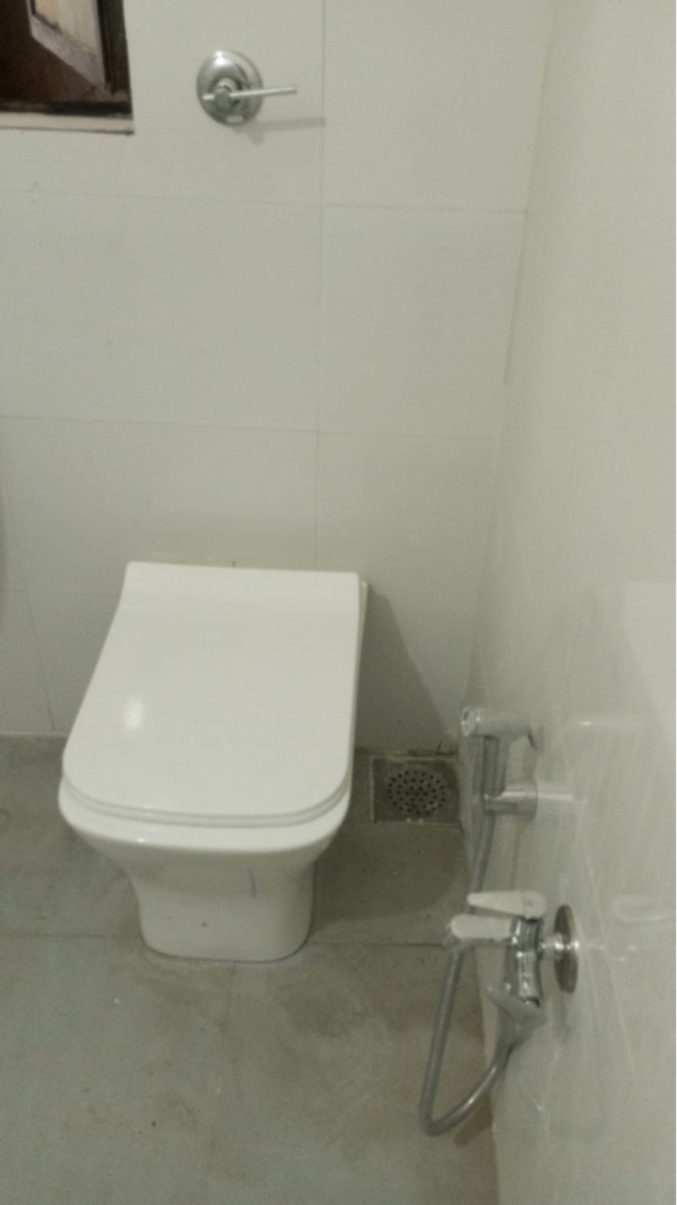 Bathroom, thaltej Commercial Office Space in IT/SEZ 777 Sq.Ft. In Thaltej Ahmedabad 9135105