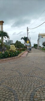 800 Sq.Yd. Plot in Pragati Park 