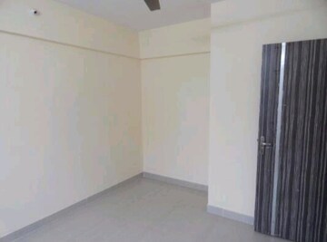 Room in 2 BHK Apartment at Vijay Villas, Ghodbunder Road – for Rent