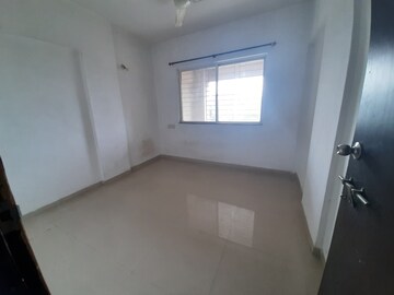 Room in 2 BHK Apartment at Soba Optima, Sinhagad Road – for Rent