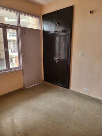 Furnished Amenities in 2 BHK Apartment at SRS Residency, Sector 88 – for Rent