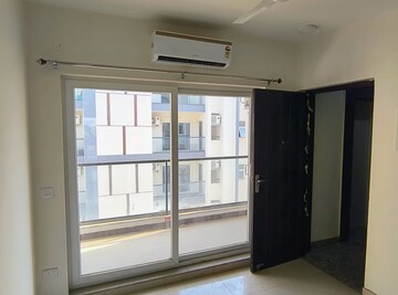 Room in 3 BHK Apartment at Breez Flora Avenue 33, Sohna Sector 33 – for Sale