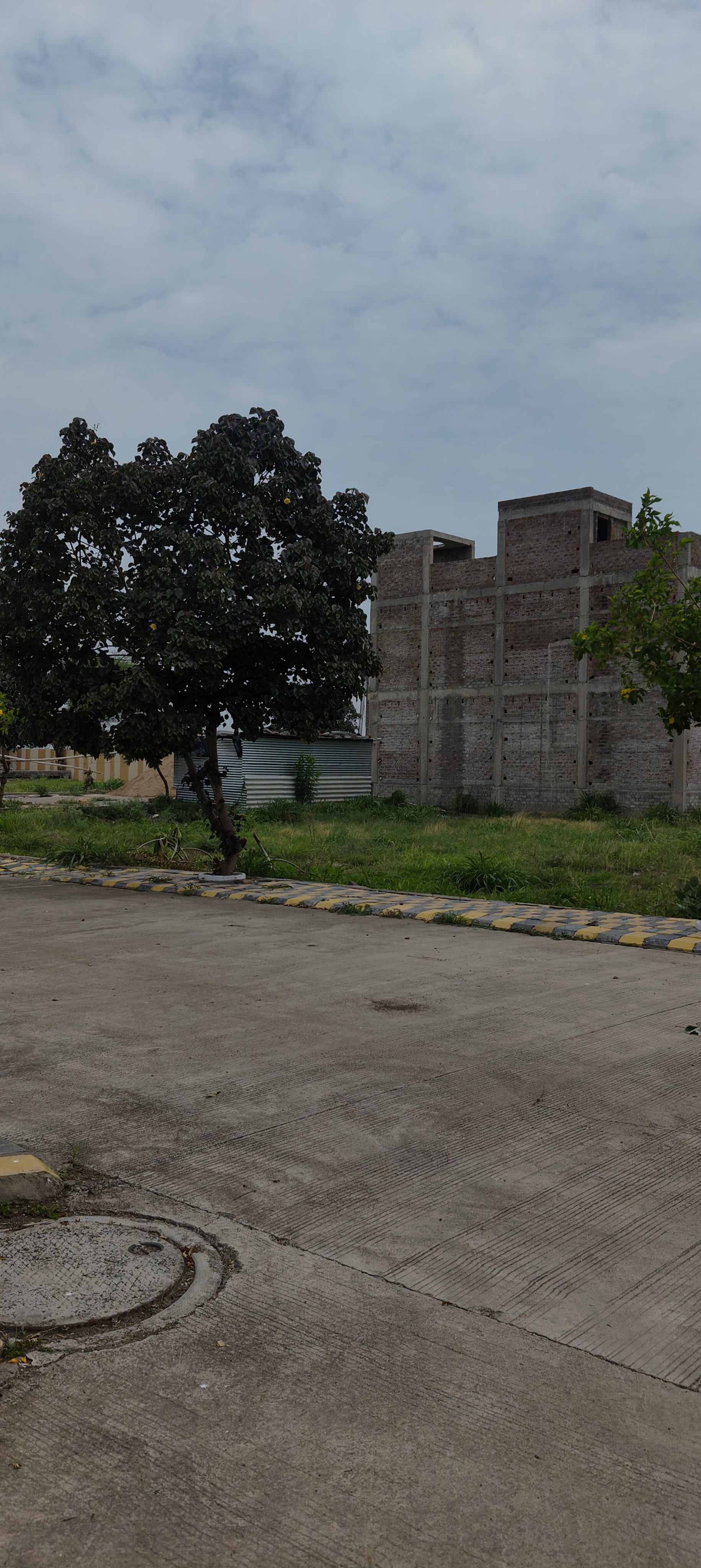 Plot For Sale in Singapore Gold City 2 