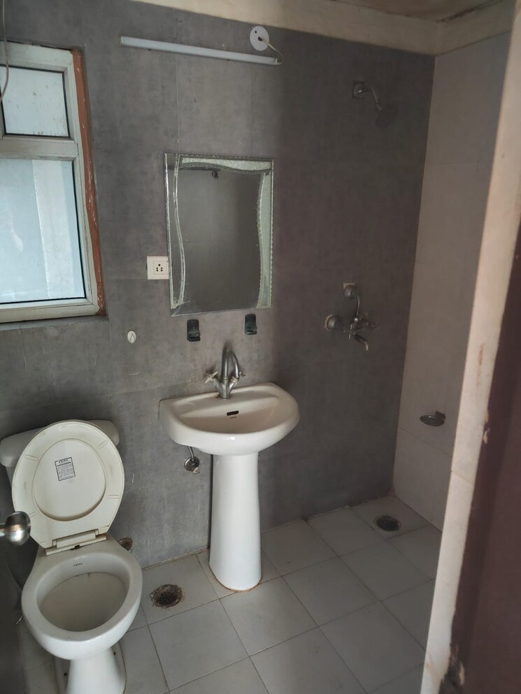 Bathroom, futec-gateway 2.5 Bedroom 1265 Sq.Ft. Apartment In Sector 75 Noida 9135256