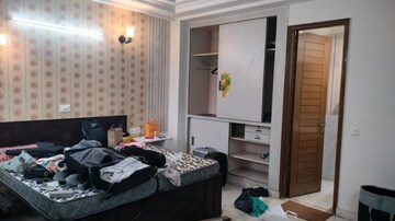 Bedroom in 3 BHK Builder Floor at Sector 45 – for Rent