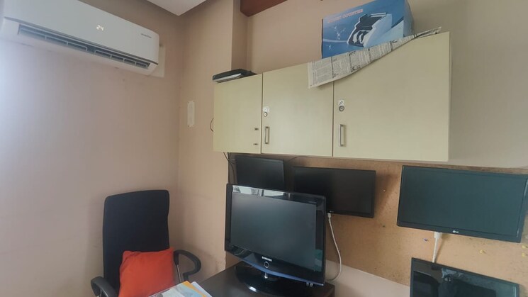 Team Area, dlf-galleria-tower Commercial Office Space 500 Sq.Ft. In Sector 28 Gurgaon 9135305