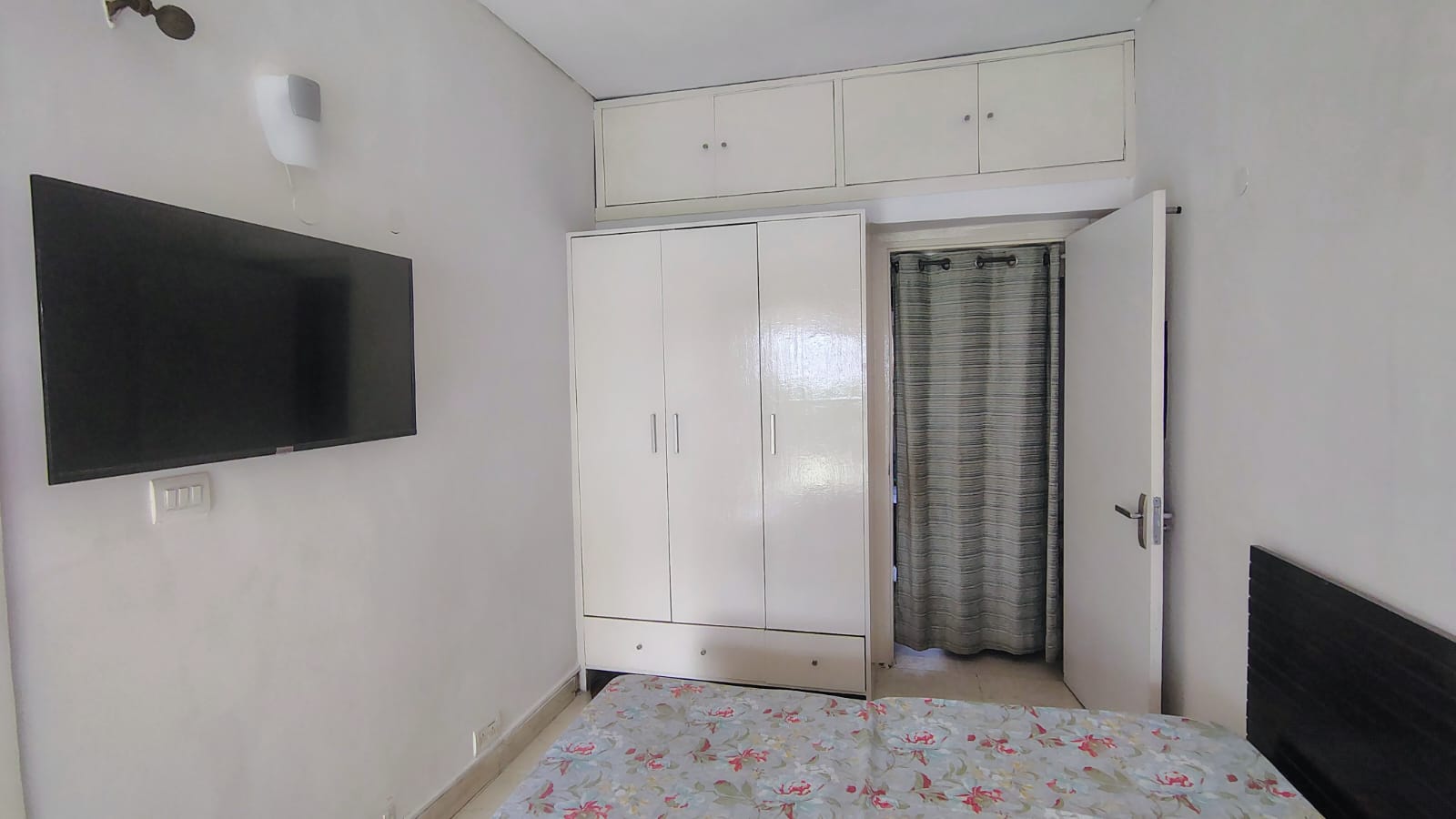 3.5 BHK + Study Room Builder Floor For Rent in Rwa Jalvayu Vihar Noida