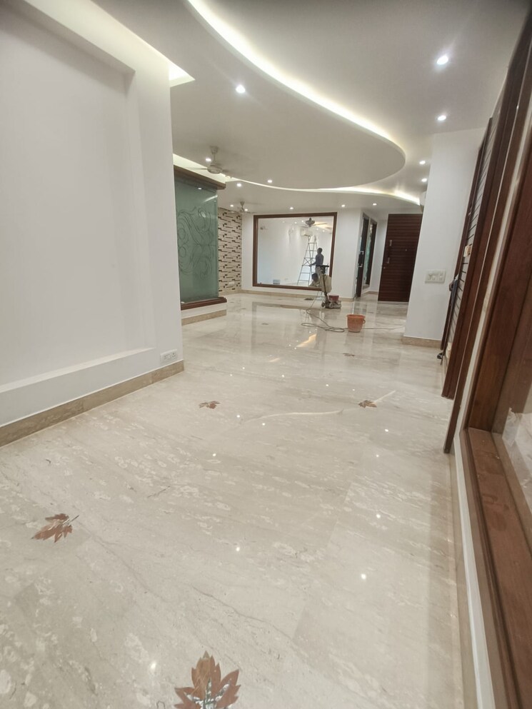 Room, greater kailash i 4 Bedroom 4500 Sq.Ft. Builder Floor In Greater Kailash I Delhi 9135320