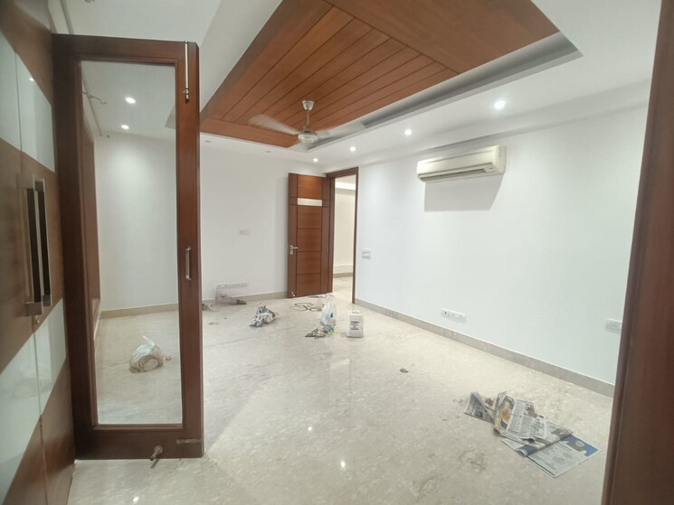 Room, greater kailash i 4 Bedroom 4500 Sq.Ft. Builder Floor In Greater Kailash I Delhi 9135320